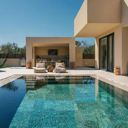 Villa Acantha Villa, A Escape With Heated Pool, By Thinkvilla Vanato