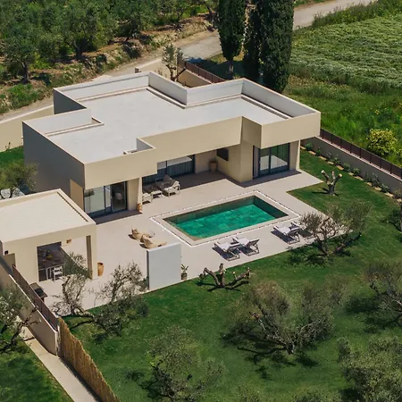 Acantha Villa, A Escape With Heated Pool, By Thinkvilla ヴィラ