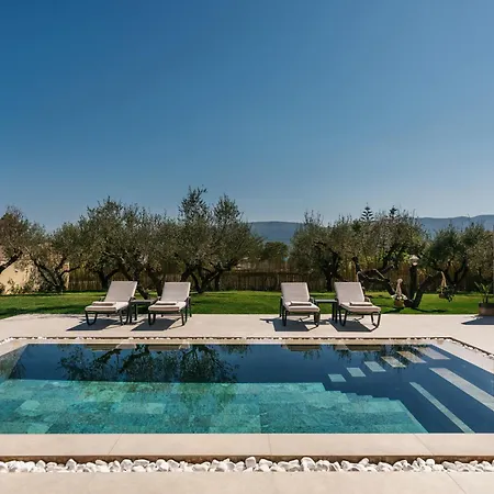 Villa Acantha Villa, A Escape With Heated Pool, By Thinkvilla *