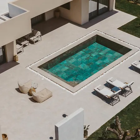 Acantha Villa, A Escape With Heated Pool, By Thinkvilla * Vanáton