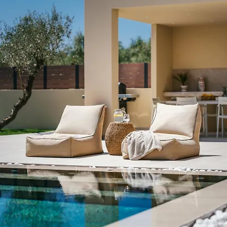 Acantha Villa, A Escape With Heated Pool, By Thinkvilla * Vanato