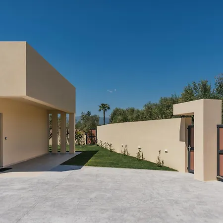 Acantha Villa, A Escape With Heated Pool, By Thinkvilla ヴィラ